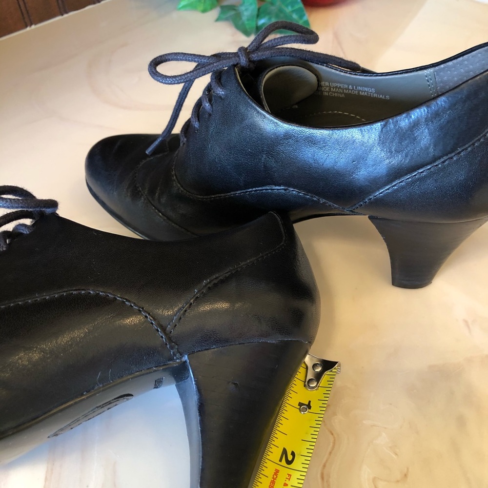 Shoes - Picture 6 of 7